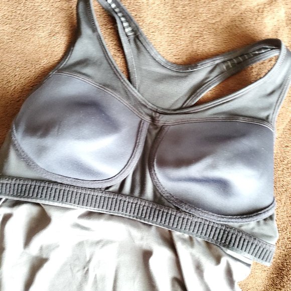 NIKE Dri-Fit Workout Top - Picture 5 of 6